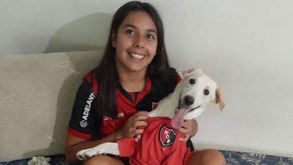 La historia del perro hincha de Newells que se metió a la cancha de Central
