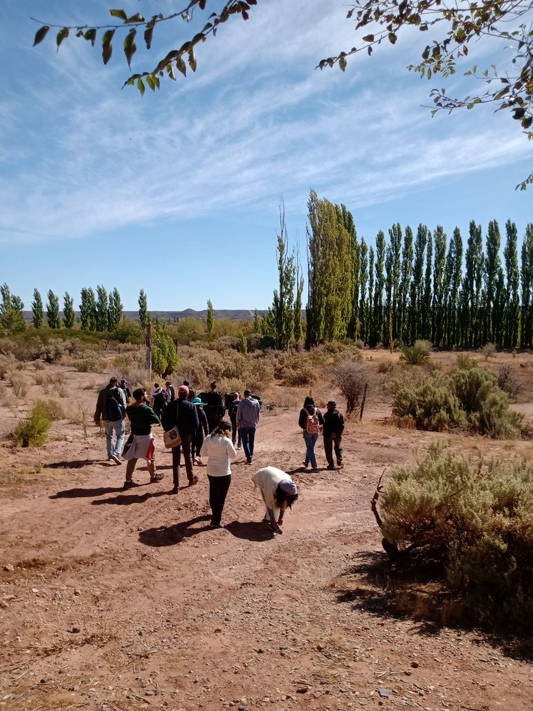El Tribunal Internacional de los Derechos de la Naturaleza recorrió áreas productivas alrededor de Vaca Muerta.