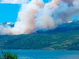 La Patagonia arde y el fuego devoró 10 mil hectáreas en Los Alerces. La Patagonia arde y el fuego devoró 10 mil hectáreas en Los Alerces.