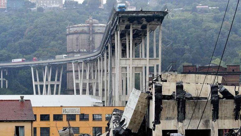 Italia: se derrumbó un puente y hay 35 muertos