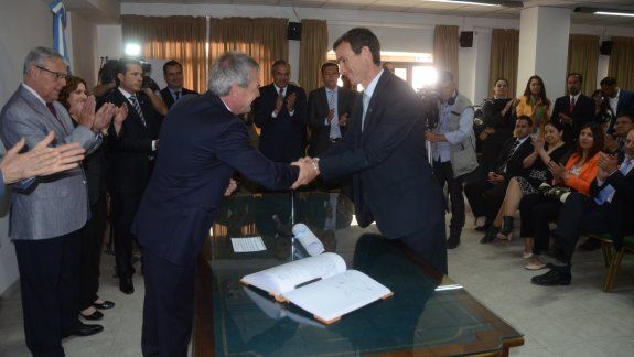 El acto de juramento se realizó este mediodía en Tribunales con la presencia del gobernador Jorge Sapag