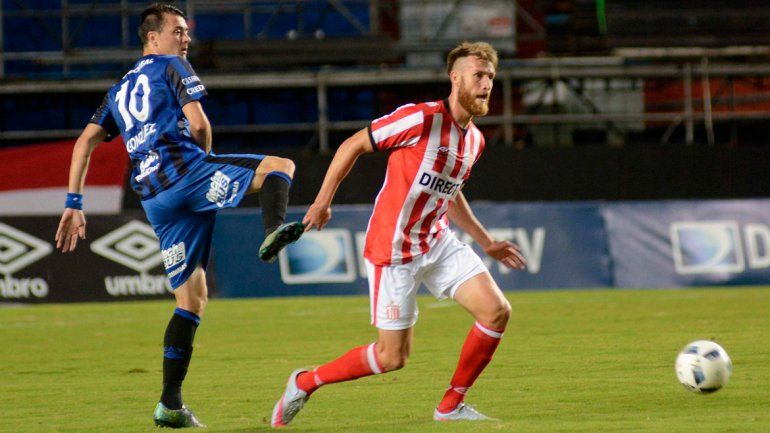 Estudiantes se impuso ante Atlético Tucumán en La Plata.