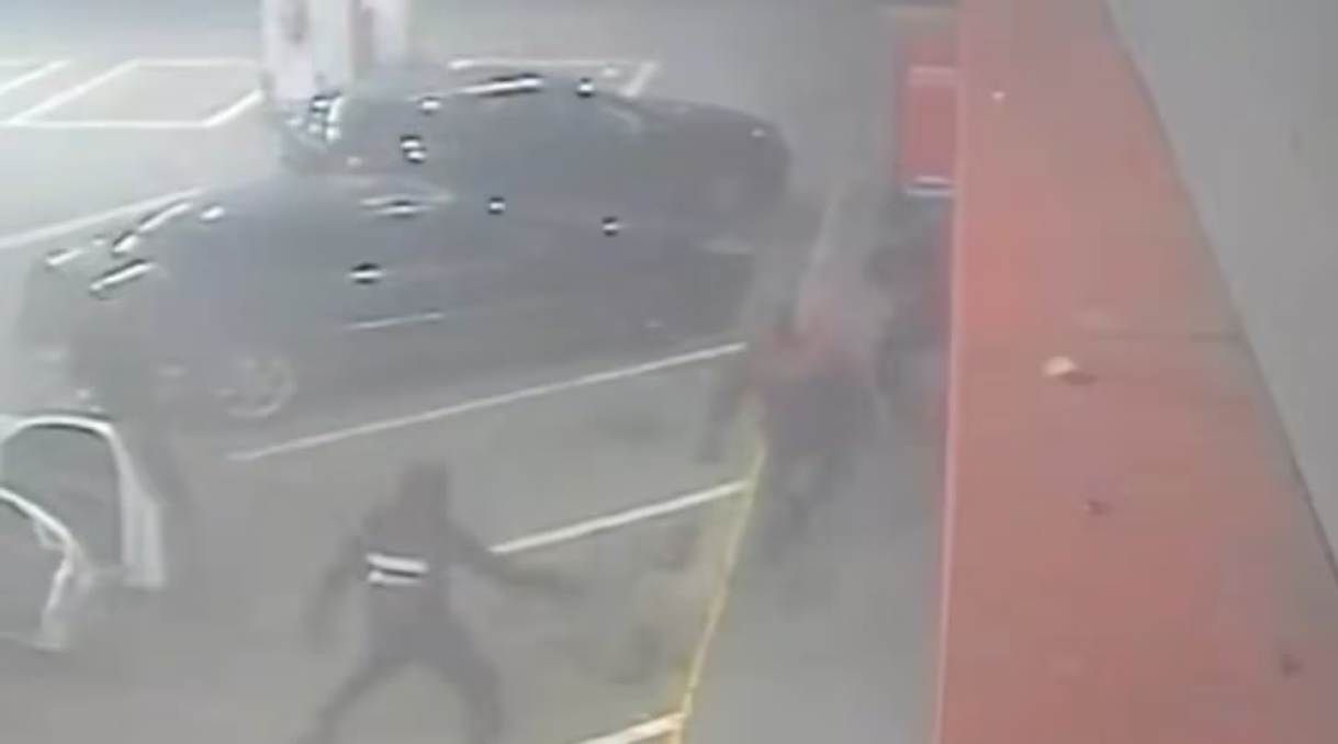 Los delincuentes sustrajeron cerca de $20 millones y de manera inmediata se dieron a la fuga en el mismo auto con el que llegaron. El golpe comando duró tan solo 90 segundos.