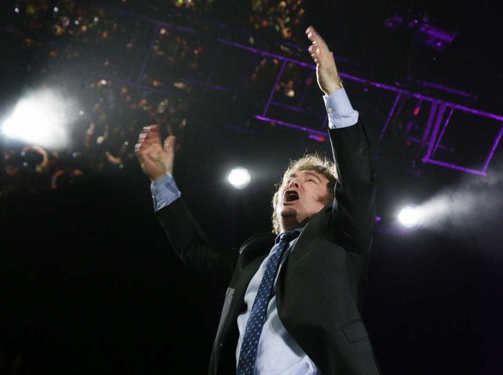 Milei: "El campo argentino es el mejor del mundo. Se bancan retenciones, un montón de impuestos y las expropiaciones”. Milei: "El campo argentino es el mejor del mundo. Se bancan retenciones, un montón de impuestos y las expropiaciones”.