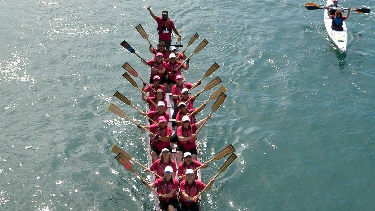 Remarán por la vida en las aguas del río Limay