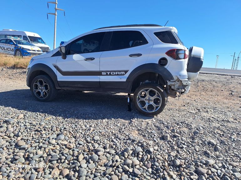 Esta es la camioneta For EcoSport implicada en el choque en Autovía Norte. Esta es la camioneta For EcoSport implicada en el choque en Autovía Norte.