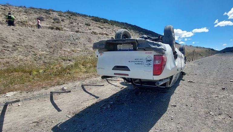 Personal del municipio de Las Lajas volcó cerca de Chos Malal.