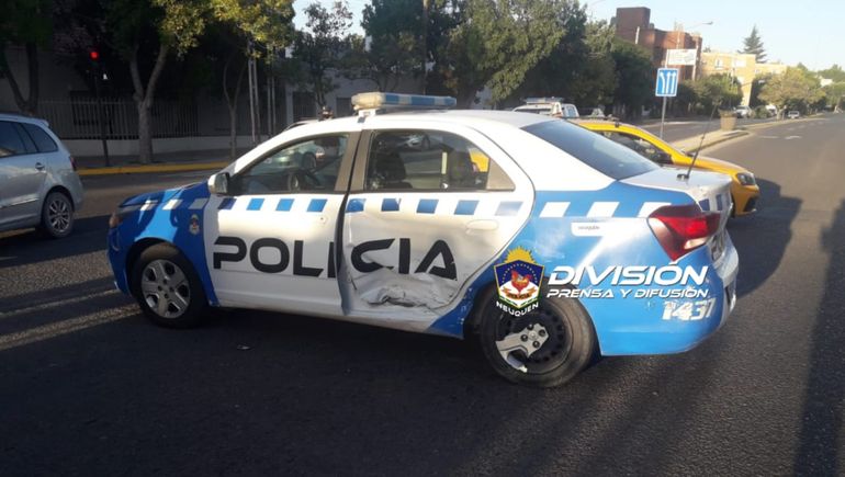 Un patrullero protagonizó un violento choque en Leloir y Santa Fe