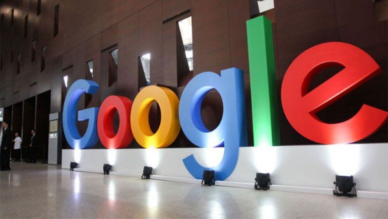 Acusan a Google de trabajar con Facebook para violar la ley antimonopolio