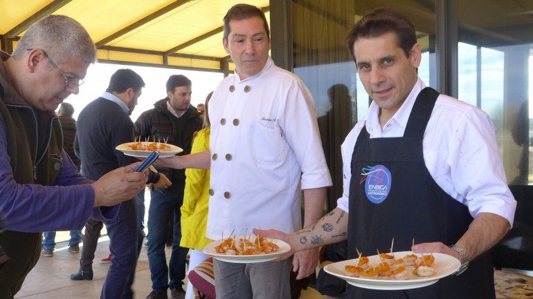 Los invitados degustaron los mejores platos regionales.