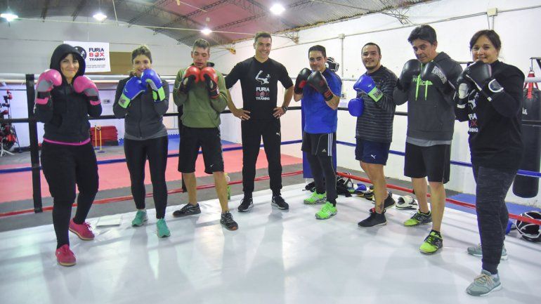 Egea cumplió su proyecto de tener un gimnasio para poder enseñar box.