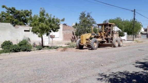 Sacaron basura y arreglaron las calles en Centenario