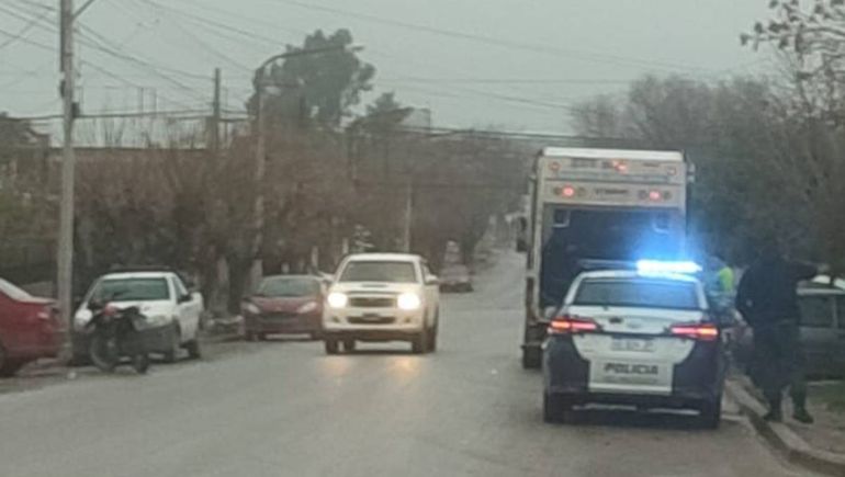 Una motocilista atropelló a un trabajador de Cliba.