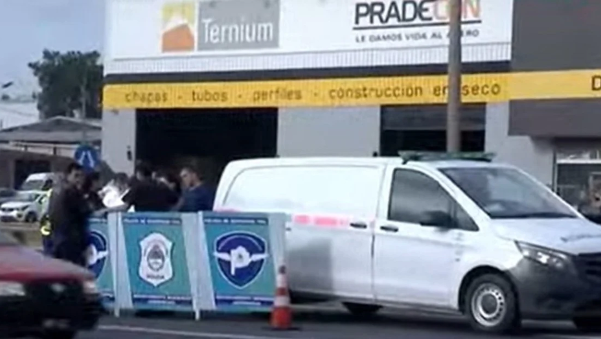 Cruzó la Panamericana caminando y murió atropellado por una camioneta