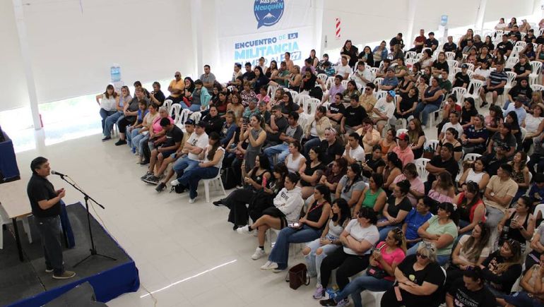 Carlos Quintriqueo en un encuentro llevado a cabo en Plottier de Más por Neuquén. Carlos Quintriqueo en un encuentro llevado a cabo en Plottier de Más por Neuquén.