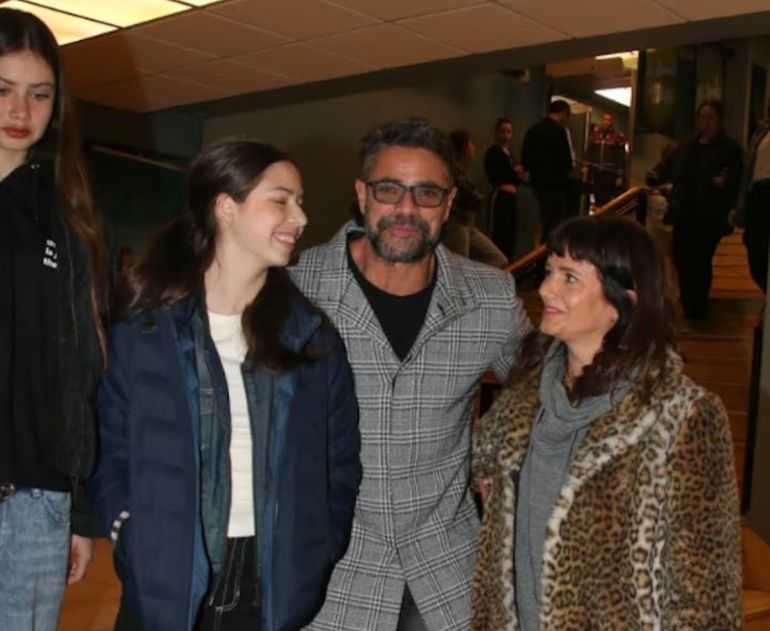 Luciano Castro, Griselda Siciliani y sus hijas de parejas anteriores Luciano Castro, Griselda Siciliani y sus hijas de parejas anteriores