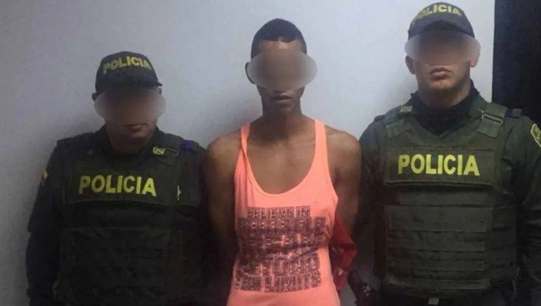 Se disfrazó de mujer para huir de los policías