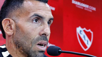 el fuerte cruce de tevez y martinez tras independiente-huracan el fuerte cruce de tevez y martinez tras independiente-huracan