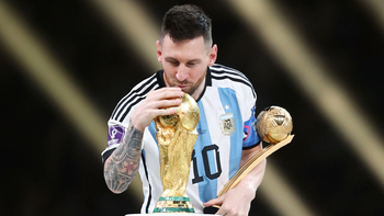 Lionel Messi es el capitán de la selección campeona del mundo. Lionel Messi es el capitán de la selección campeona del mundo.