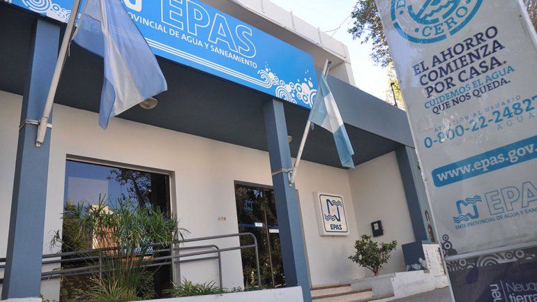 Aseguran agua potable a vecinos de Toma Pacífica