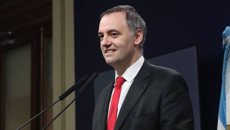 Manuel Adorni apuntó directamente contra el funcionario despedido. Manuel Adorni apuntó directamente contra el funcionario despedido.