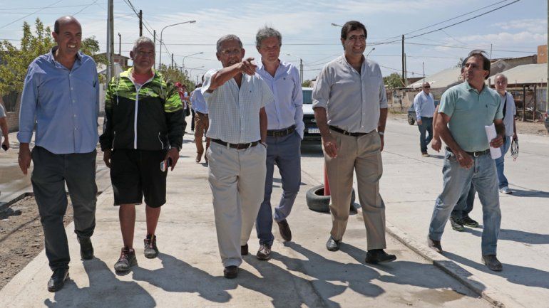 El intendente Quiroga recorrió ayer el tradicional barrio del oeste.