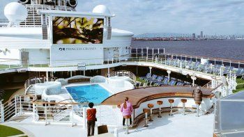 Por miedo a la devaluación, los neuquinos se refugian en los cruceros | LM Neuquen Por miedo a la devaluación, los neuquinos se refugian en los cruceros