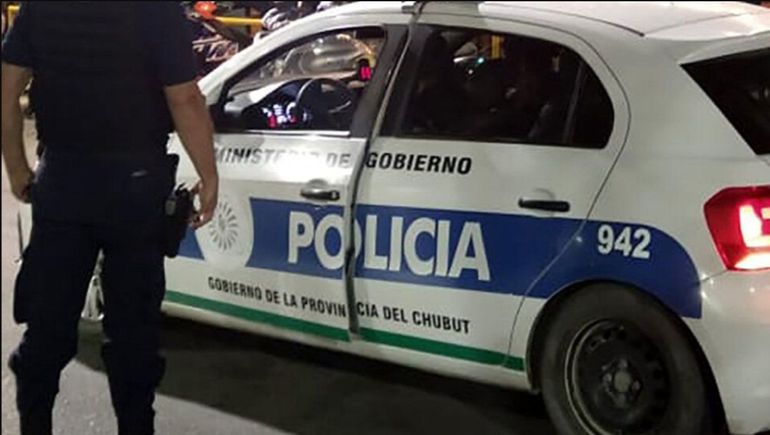 La víctima del violento robo le contó a los policías de Trelew que fueron hasta su casa que en 2021 sufrió una situación muy parecida junto a su esposa. 