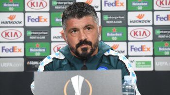 toda napoles espera a diego para abrazarlo fuerte toda napoles espera a diego para abrazarlo fuerte