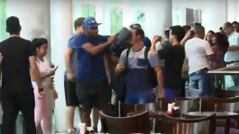 La agresión de Wanchope Ábila a un hincha de River