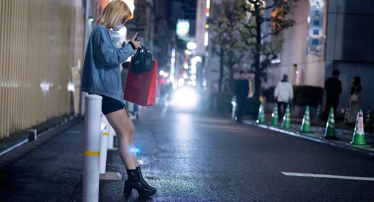 La prostitución creció en el barrio Kabukicho, en Tokio, Japón. La prostitución creció en el barrio Kabukicho, en Tokio, Japón.