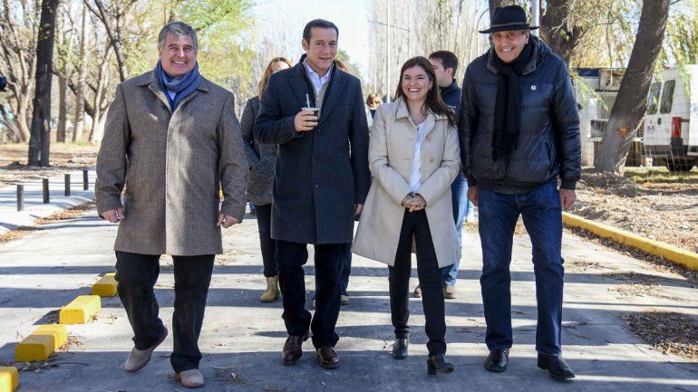 El gobernador Omar Gutiérrez realizó ayer una recorrida por el Paseo Costero.