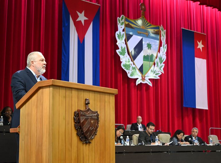 El primer ministro de Cuba, Manuel Marrero, expone los ajustes ante la Asamblea. El primer ministro de Cuba, Manuel Marrero, expone los ajustes ante la Asamblea.