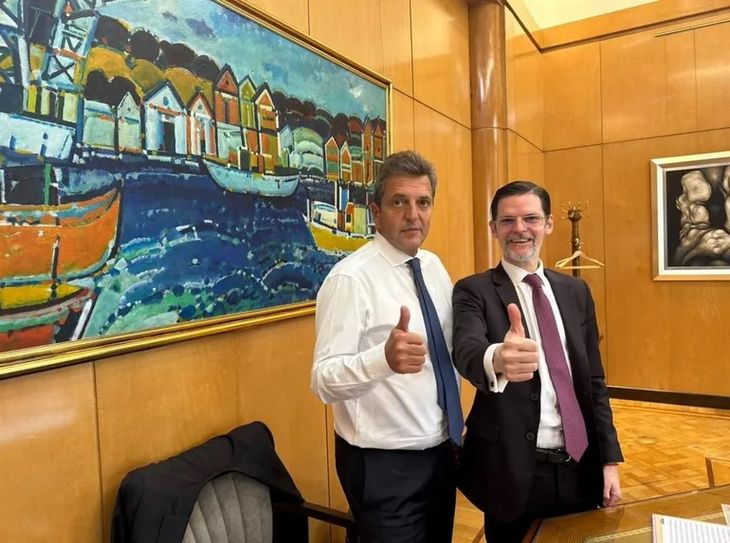 El ministro junto al embajador Vaca Narvaja. Optimismo previo a las reuniones con funcionarios chinos. El ministro junto al embajador Vaca Narvaja. Optimismo previo a las reuniones con funcionarios chinos.