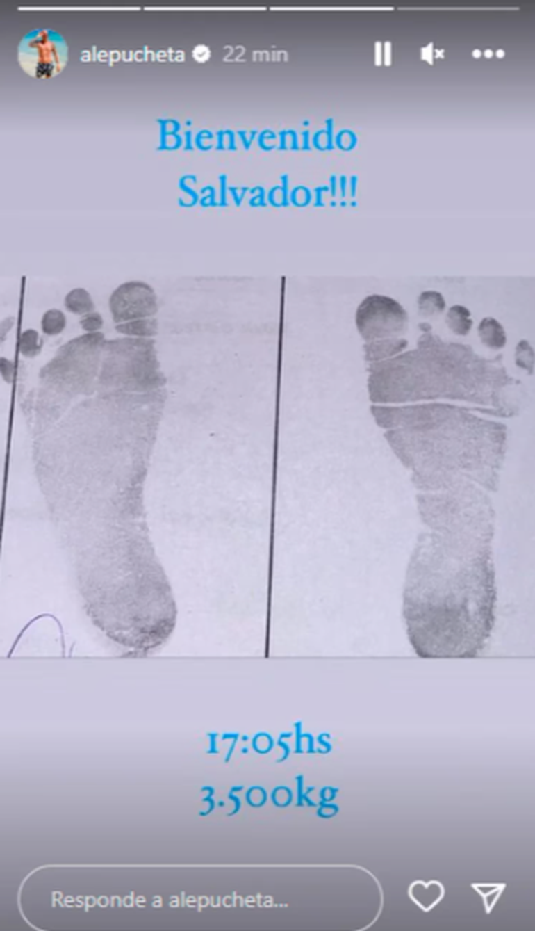 Alejandro Puchetta, el papá de Barbie, festejó la llegada de Salvador mostrando sus tiernas huellitas de los pies.