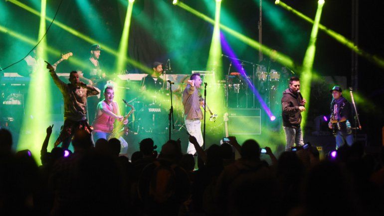 Los Caligaris cerraron la noche