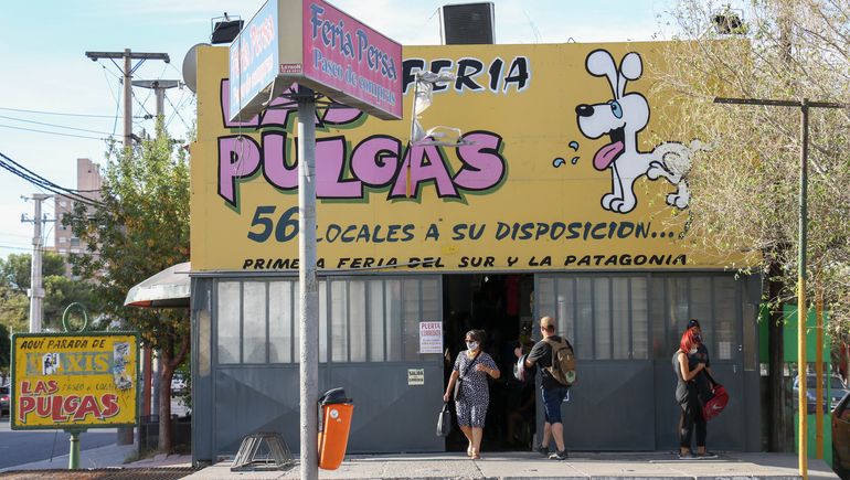 La banda de ladrones robó $2 millones en mercadería de la feria Las Pulgas en un exitoso golpe boquetero, aunque finalmente la Policía los atrapó.