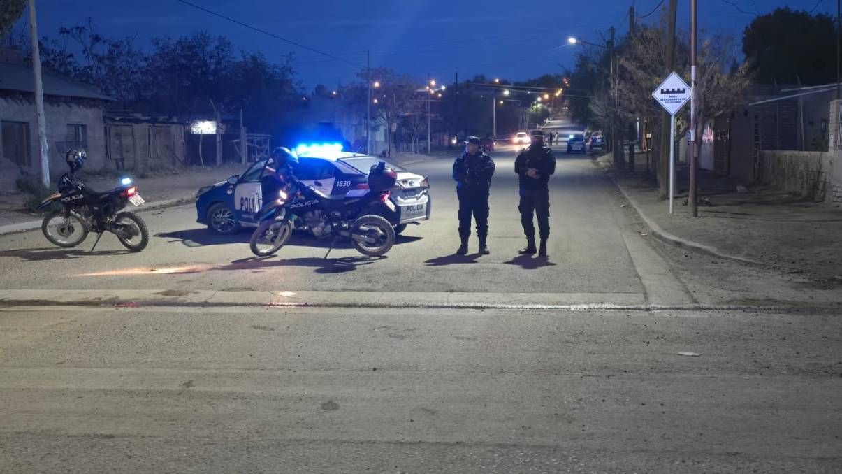 Choque trágico en Centenario: murió un motociclista