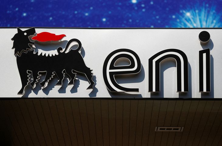 FOTO DE ARCHIVO: El logotipo de Eni en una gasolineara en Roma, Italia, el 16 de agosto de 2018. REUTERS/Max Rossi
