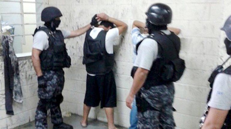 En medio de un impresionante operativo de seguridad