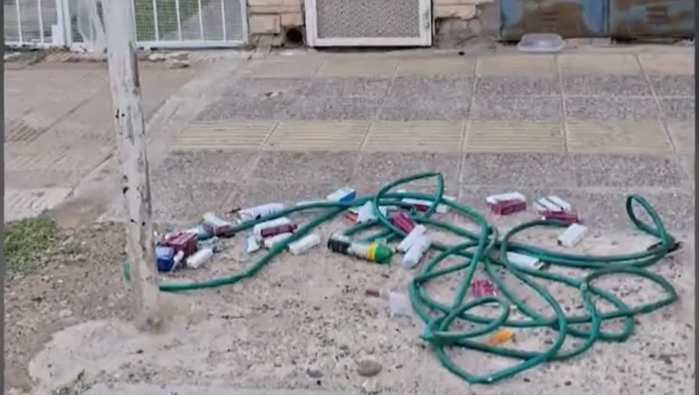 Una clínica tiró medicamentos en una vereda en pleno centro de Neuquén: No hay excusas
