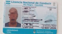El hombre conducía un Renault 9 por ruta chica.