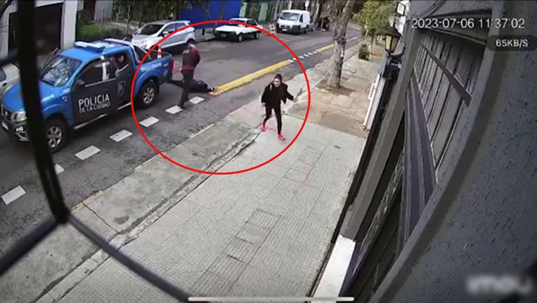 Los policías balearon al hombre que intentó matar a su ex en plena calle