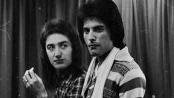 Freddie Mercury era como un padrino para John Deacon | Foto: @freddie_mrcry (Vía Instagram) Freddie Mercury era como un padrino para John Deacon | Foto: @freddie_mrcry (Vía Instagram)