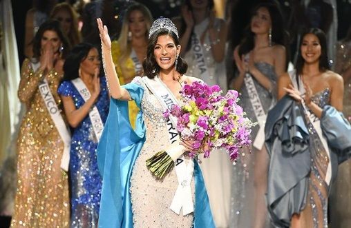 Sheynnis Palacios, al ganar el concurso Miss Universo.