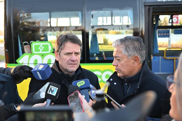 Neuquén moderniza el transporte público: Gaido presentó la primera flota de colectivos 100% eléctricos