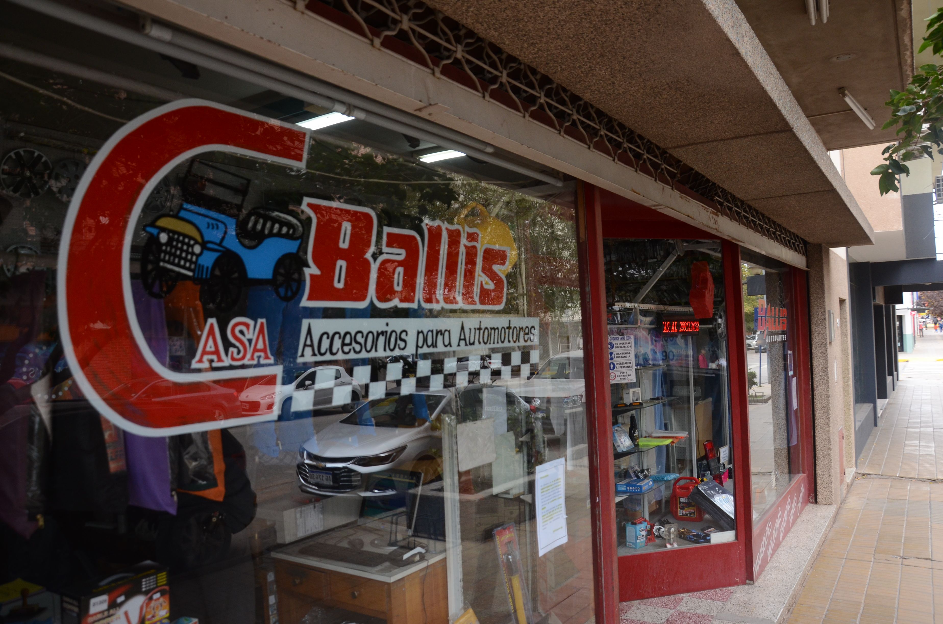 Ballis Autopartes, un negocio familiar con mucha historia en Neuquén