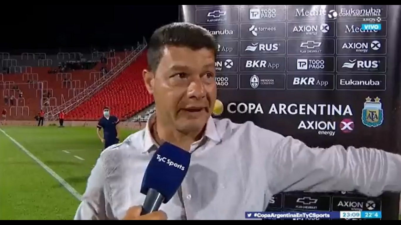 Battaglia se desquitó con un irónico palito a quienes lo critican