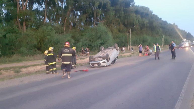 Vuelco sobre la ruta 7 provocó cuatro heridos: uno de ellos está grave