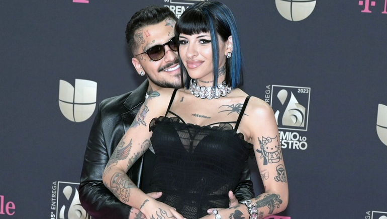 Christian Nodal y Cazzu en la alfombra roja de los premios Lo Nuestro, en México. Christian Nodal y Cazzu en la alfombra roja de los premios Lo Nuestro, en México.